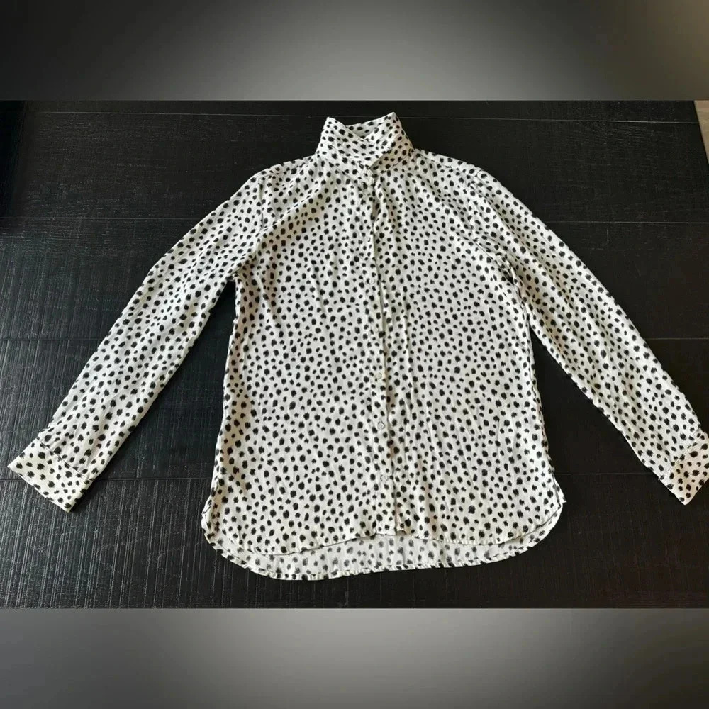 H&M Blouse Top White Brush Style Polka Dot Women's size 6